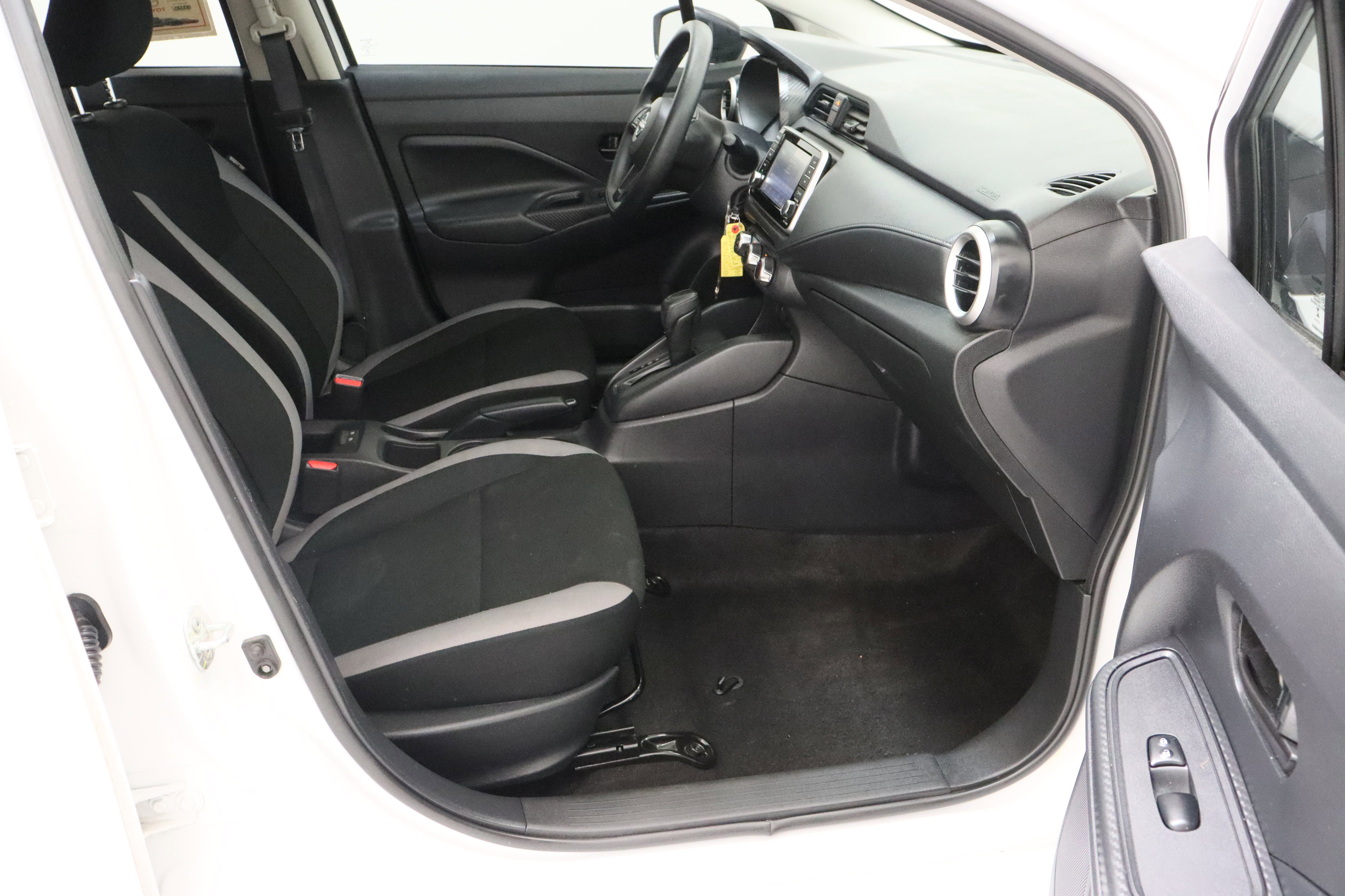 Used 2025 Nissan Versa S w/ Trunk Package FWD image 33