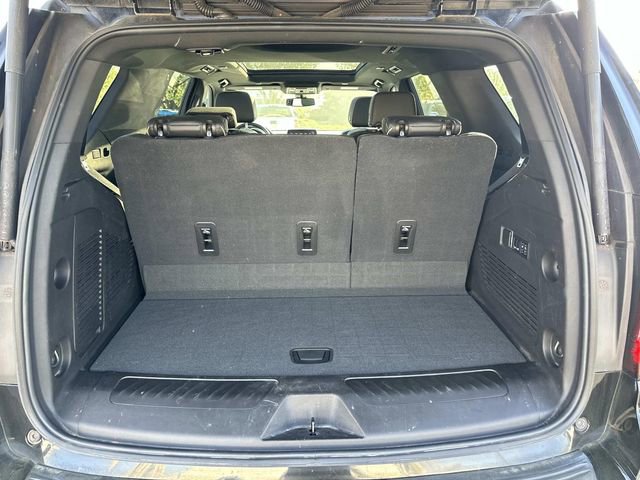 Used 2021 GMC Yukon SLT w/ SLT Premium Package image 16