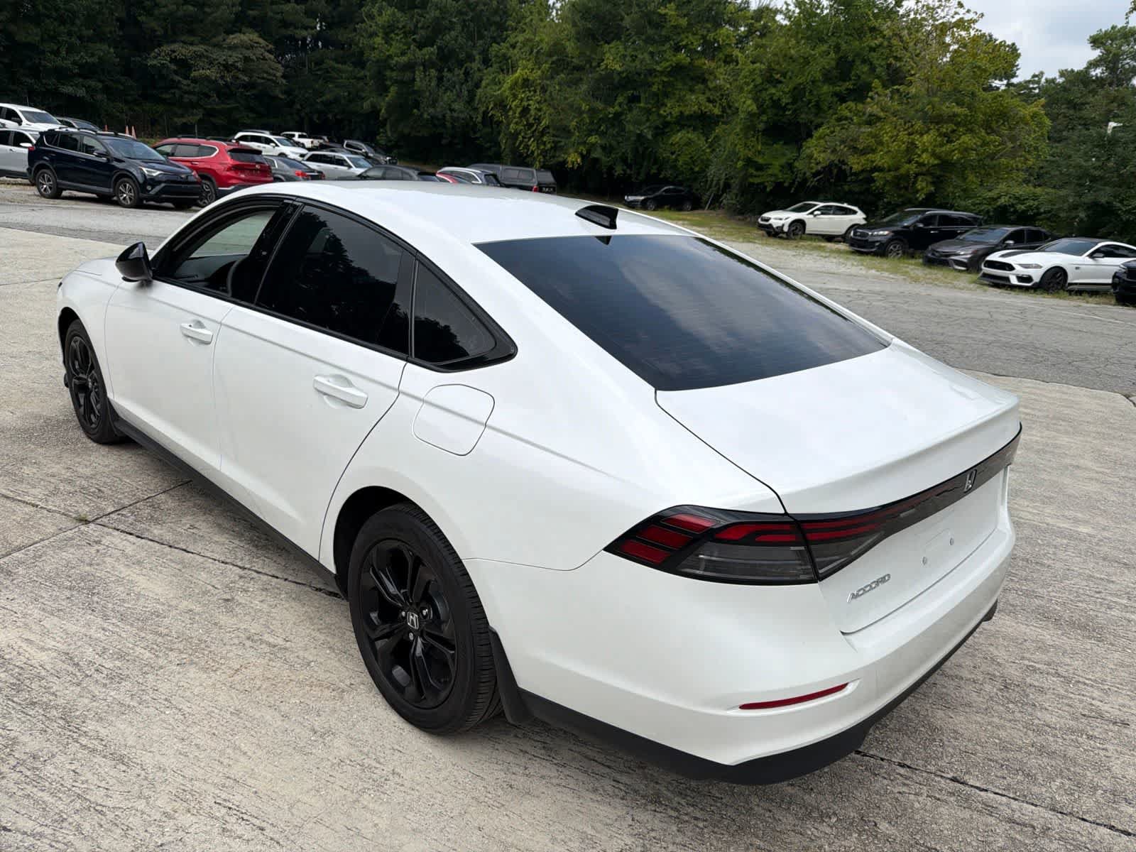 Certified 2025 Honda Accord SE image 9