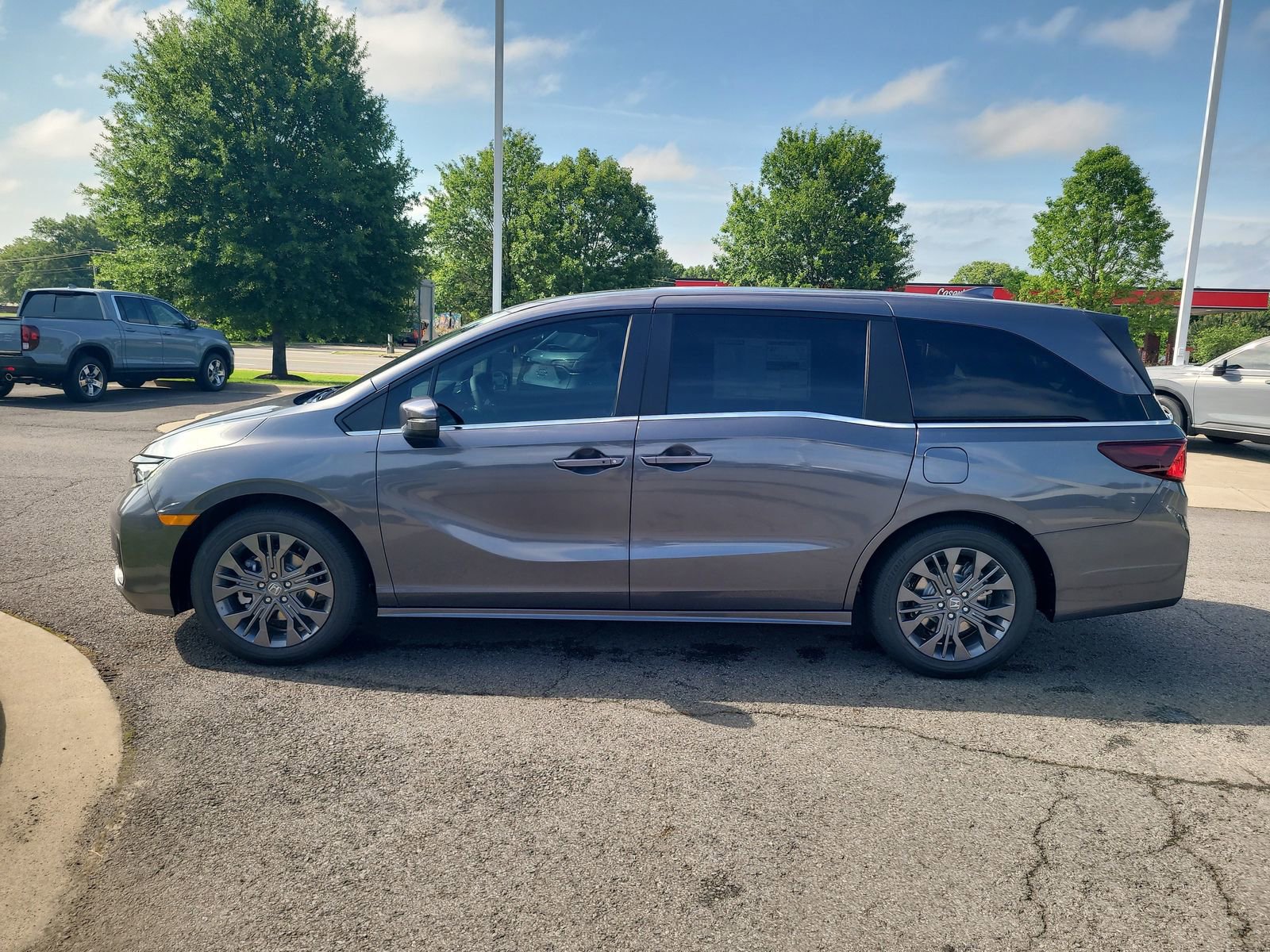 New 2026 Honda Odyssey Touring image 6