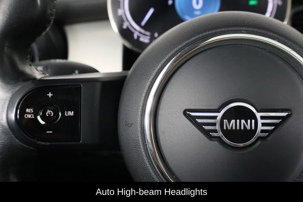 Used 2023 MINI Cooper 2-Door Hardtop w/ Signature Upholstery Package image 7