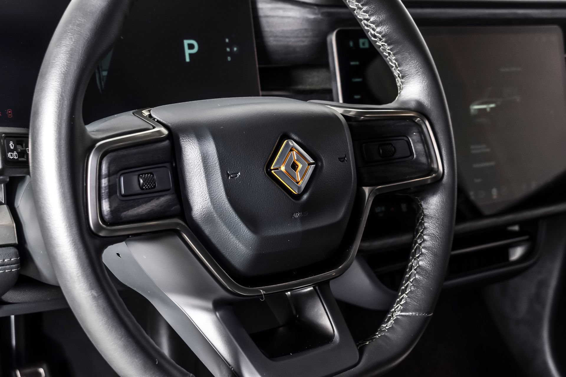 Used 2024 Rivian R1S Adventure AWD/4WD image 14