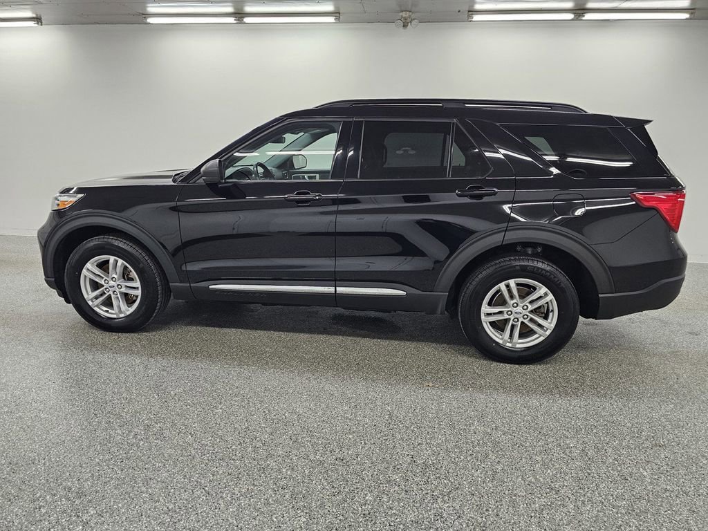 Used 2022 Ford Explorer XLT w/ Equipment Group 202A AWD/4WD image 7