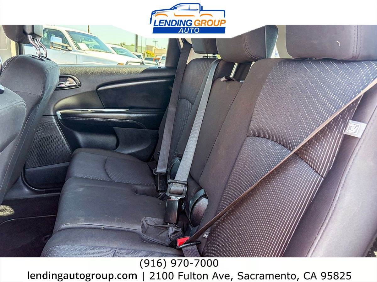 Used 2017 Dodge Journey SE w/ Flexible Seating Group FWD image 17