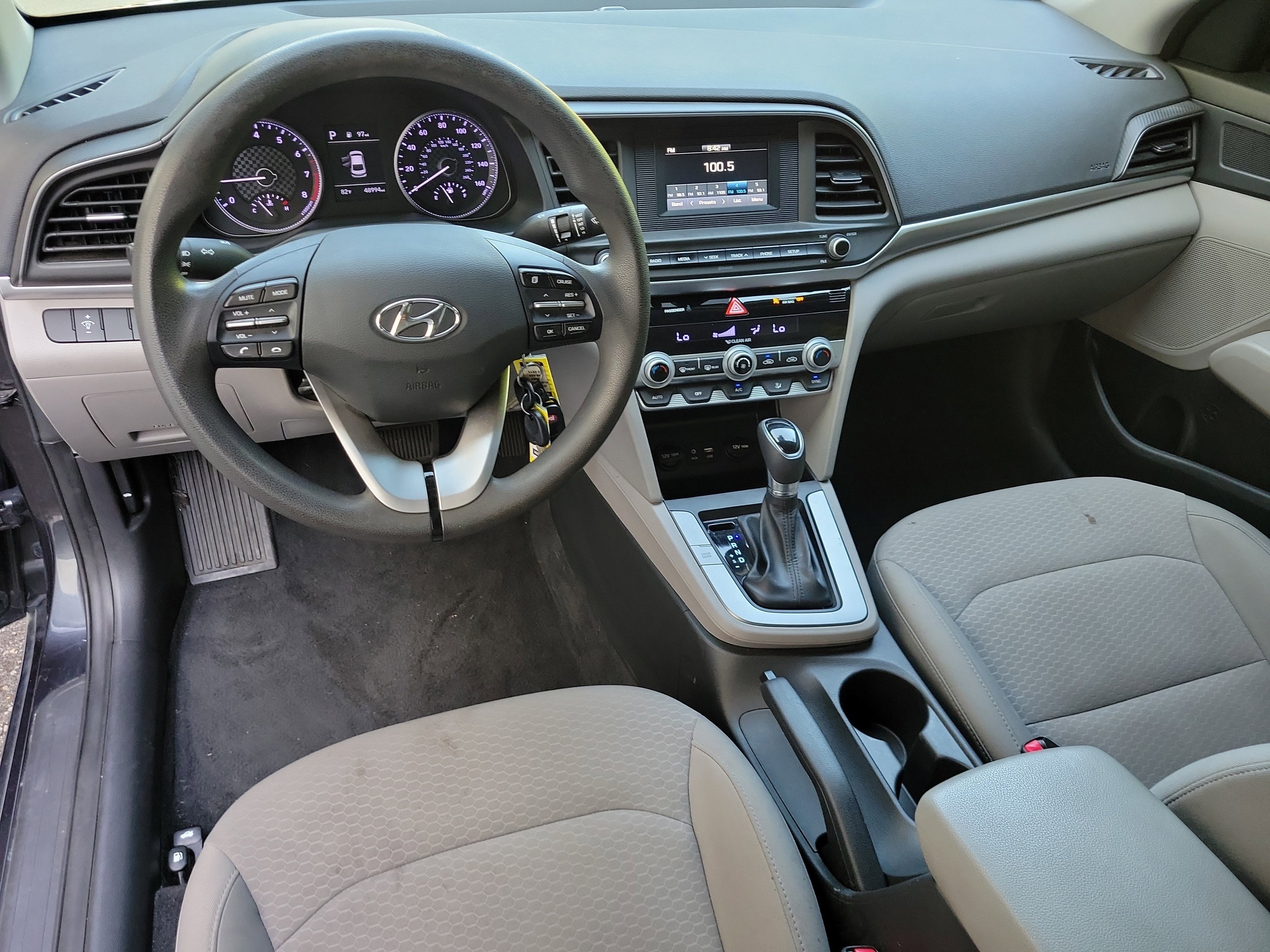 Used 2020 Hyundai Elantra SE FWD image 14