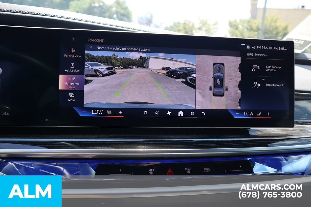 Used 2025 BMW 740i w/ Premium Package image 33