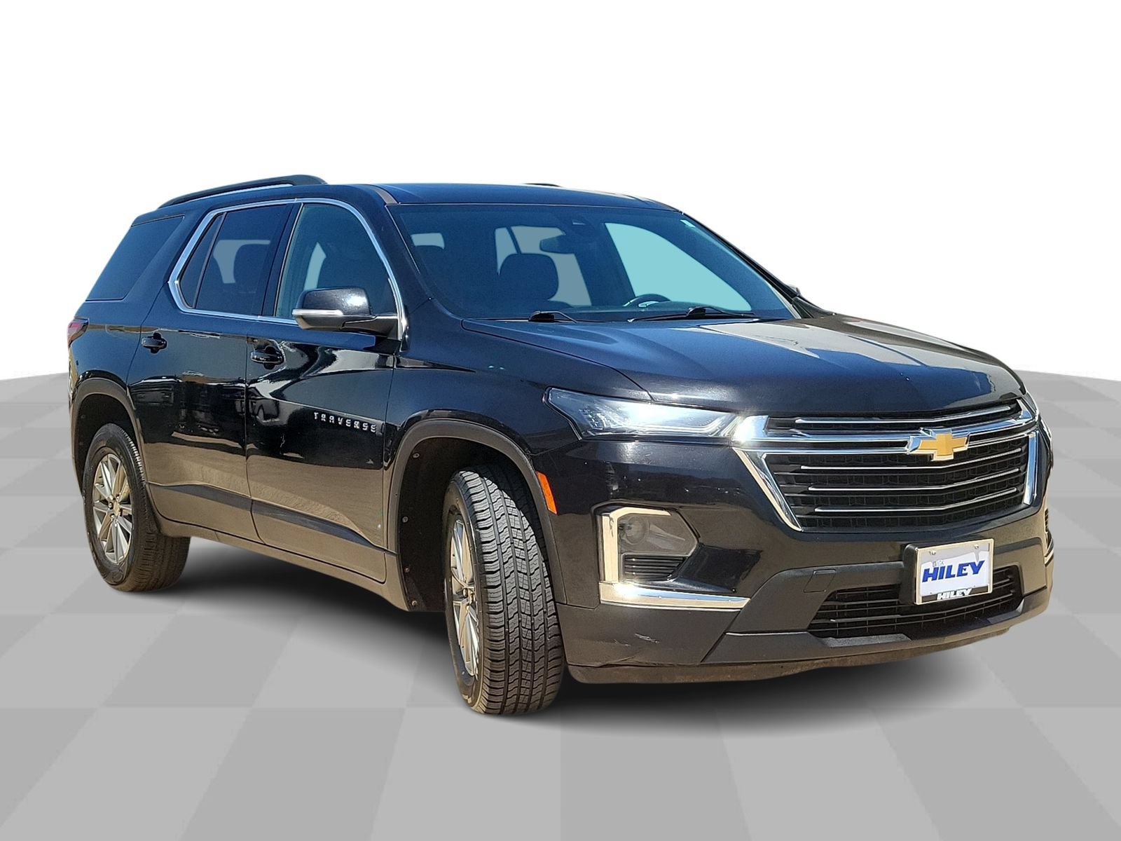 Used 2023 Chevrolet Traverse LT FWD image 2
