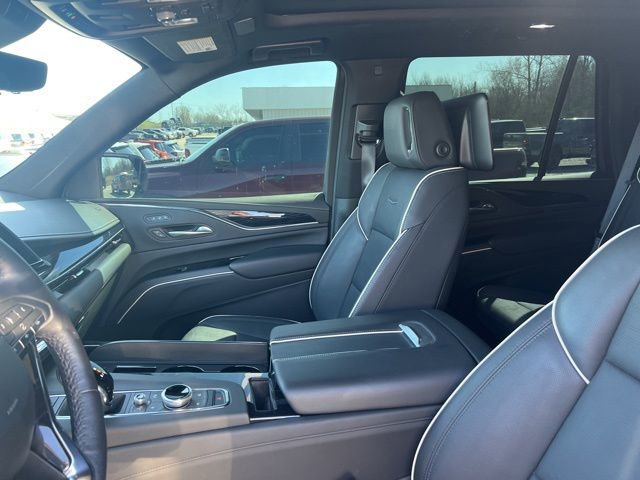 Used 2024 Cadillac Escalade Sport w/ Touring Package image 8