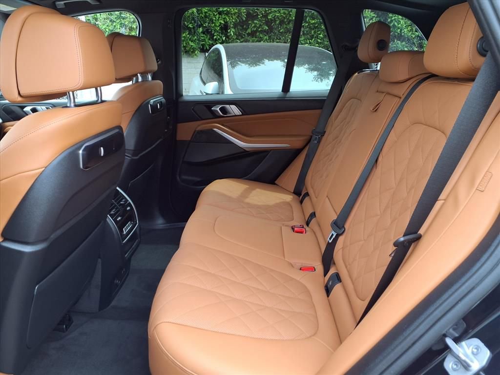 Used 2024 BMW X5 xDrive40i w/ M Sport Package AWD/4WD image 14