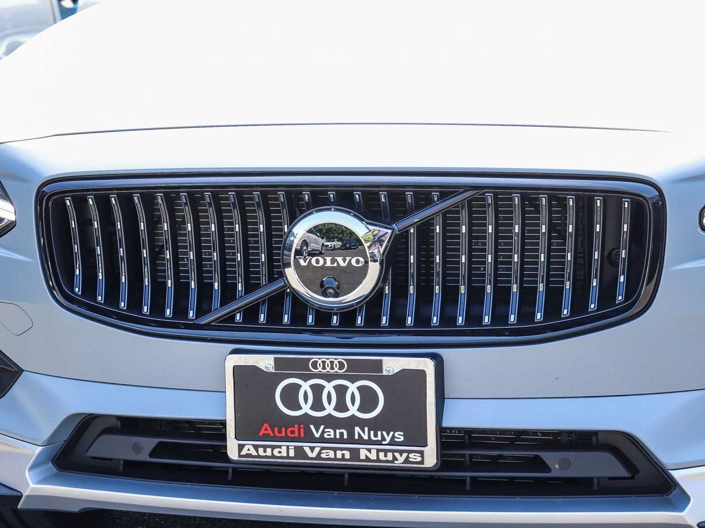 Used 2024 Volvo V90 B6 Cross Country Ultimate w/ Protection Package Premier AWD/4WD image 8