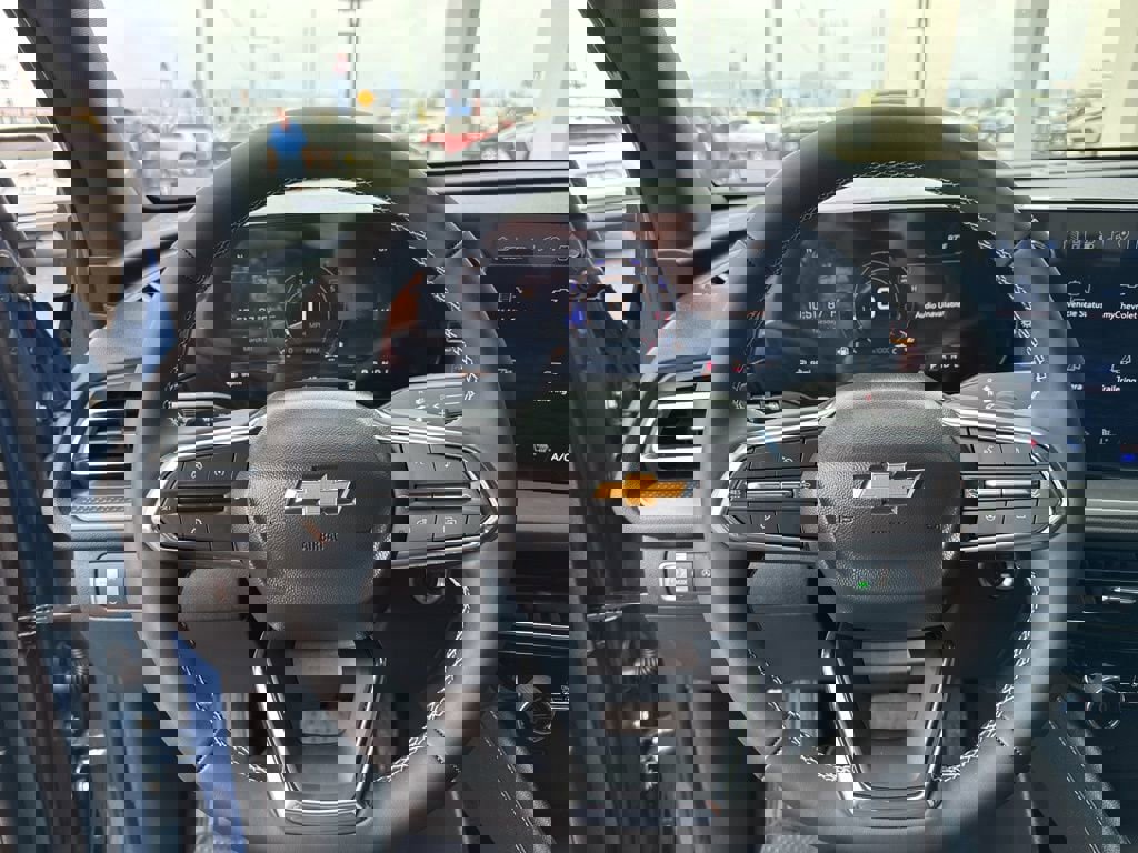 New 2026 Chevrolet Traverse LT w/ Sun and Wheel Package FWD image 16