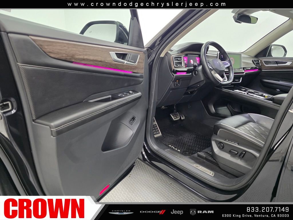 Used 2024 Volkswagen Atlas SEL Premium R-Line image 29