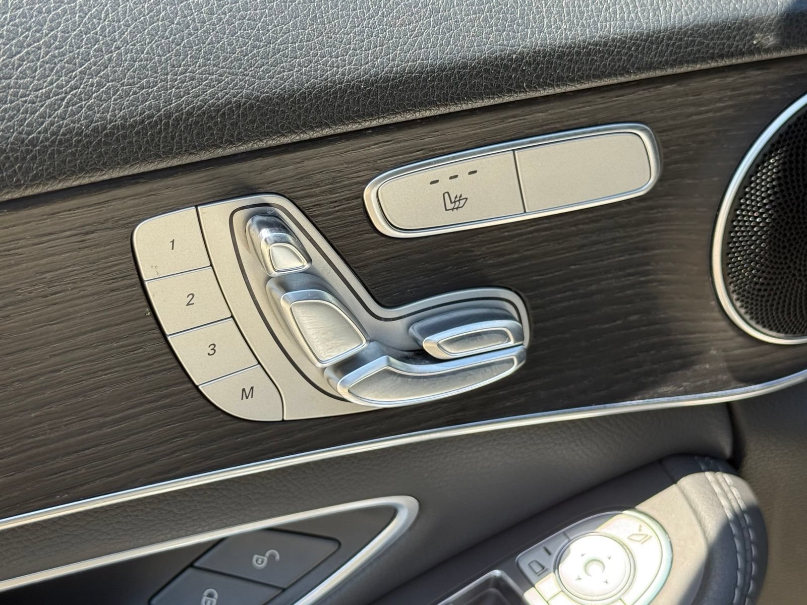 Used 2019 Mercedes-Benz C 300 Sedan w/ Premium Package image 23