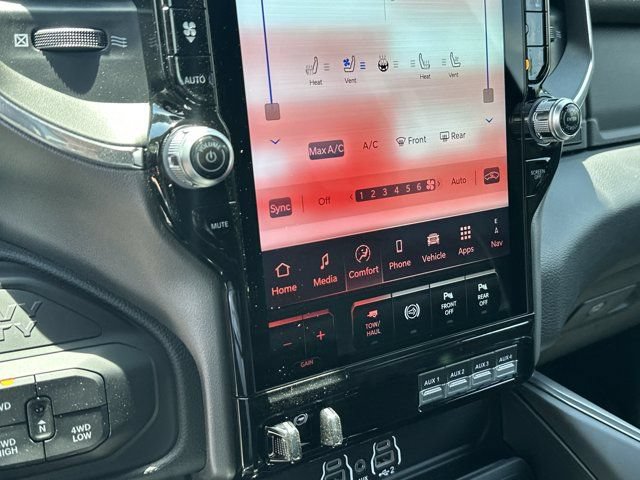 New 2026 RAM 2500 Laramie AWD/4WD image 28