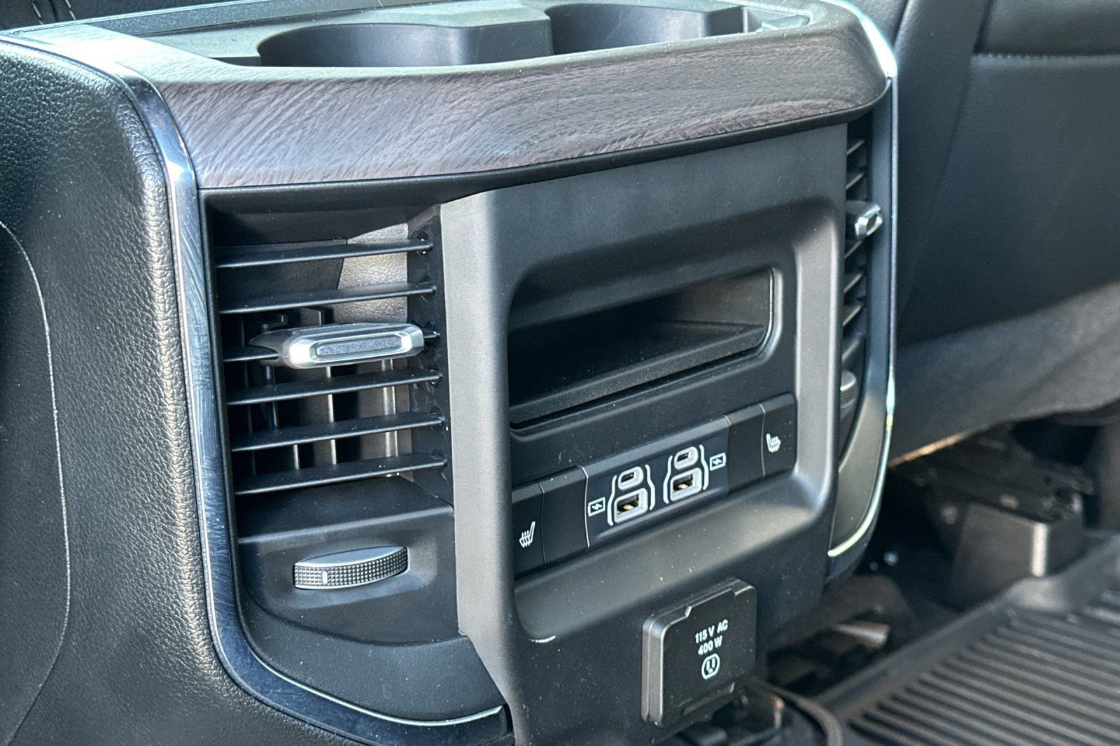 Used 2025 RAM 1500 Laramie AWD/4WD image 42