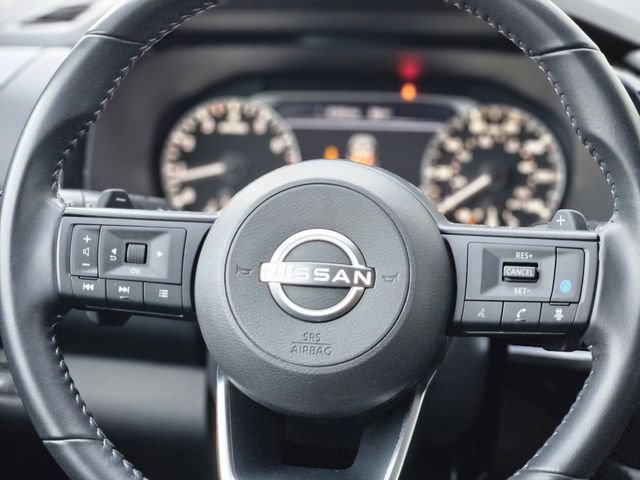 Used 2025 Nissan Pathfinder SV FWD image 17