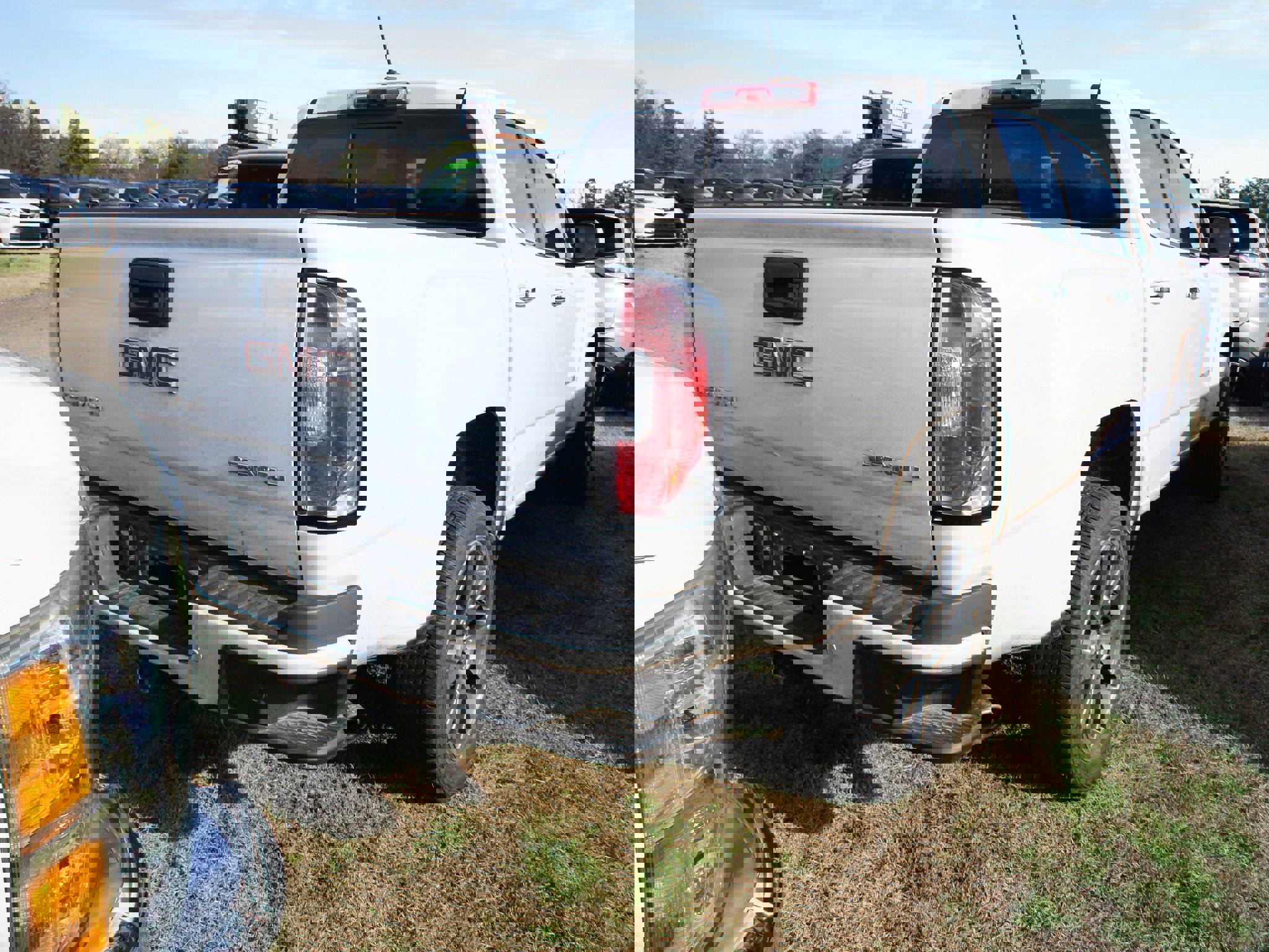 Used 2019 GMC Canyon Denali image 4