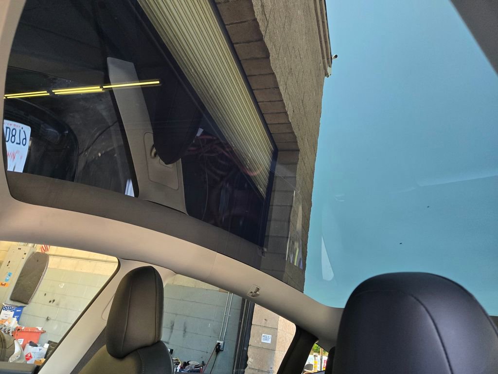 Used 2020 Tesla Model Y Long Range AWD/4WD image 17