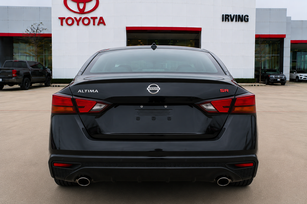 Used 2023 Nissan Altima 2.5 SR AWD/4WD image 5