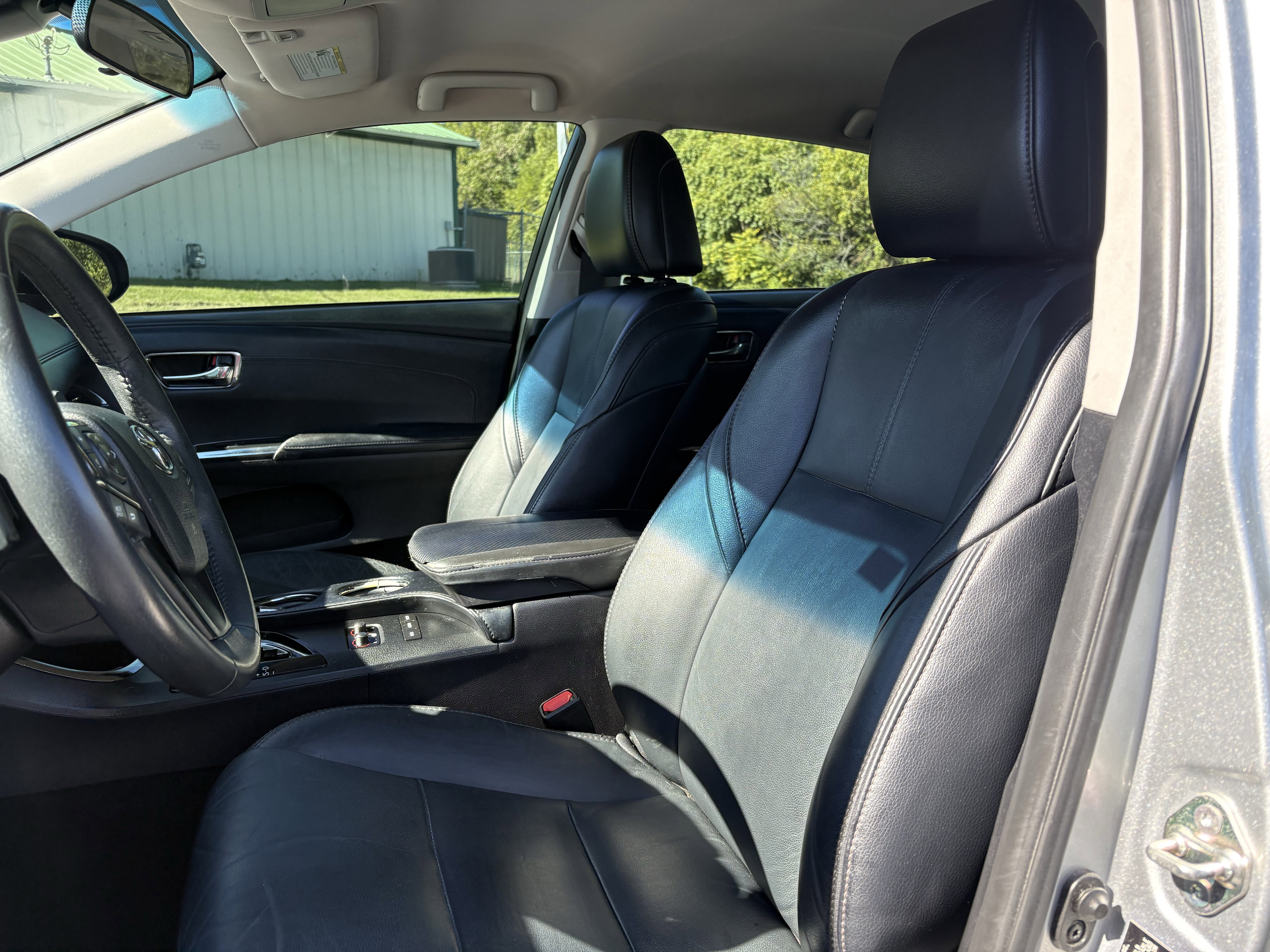 Used 2017 Toyota Avalon XLE image 11