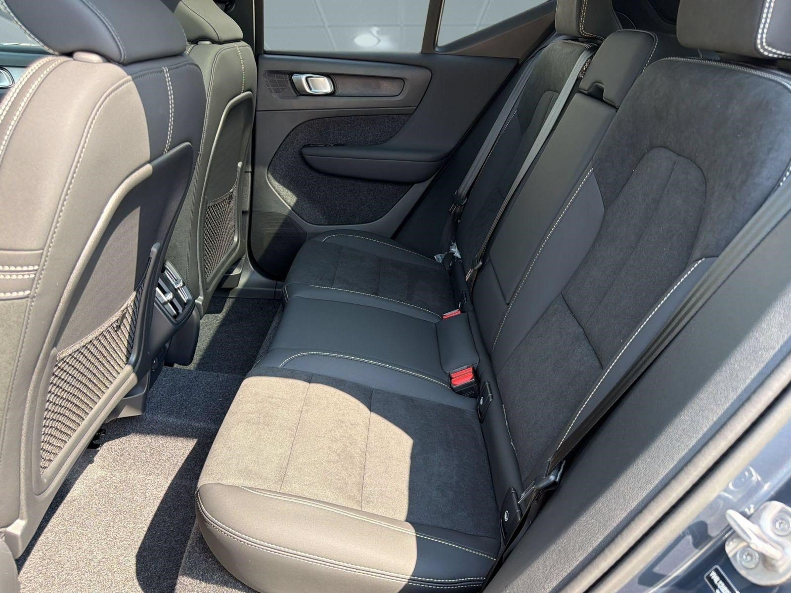 New 2026 Volvo XC40 B5 Ultra w/ Protection Package Premier AWD/4WD image 23