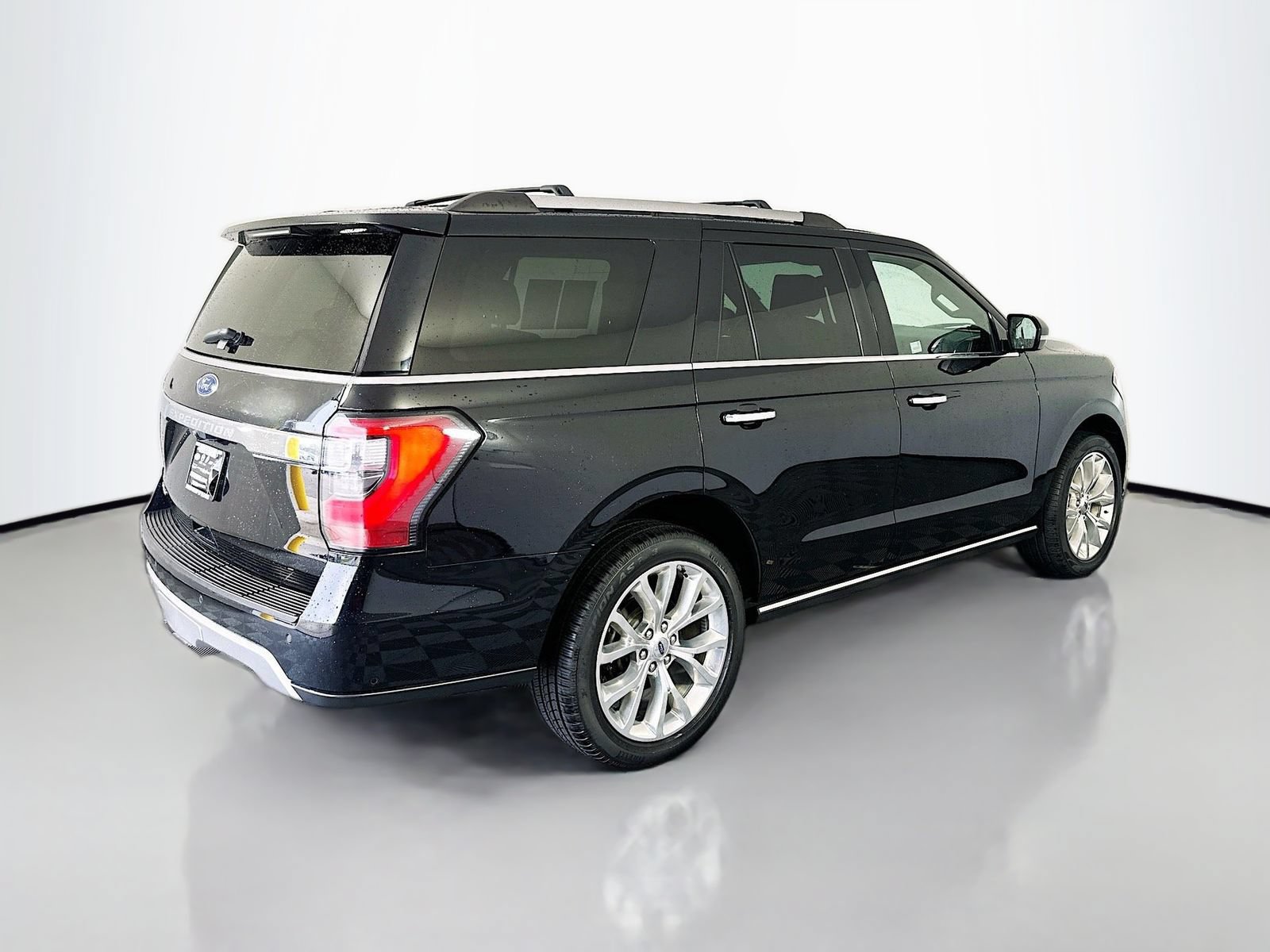 Used 2019 Ford Expedition Limited w/ Equipment Group 302A AWD/4WD image 7