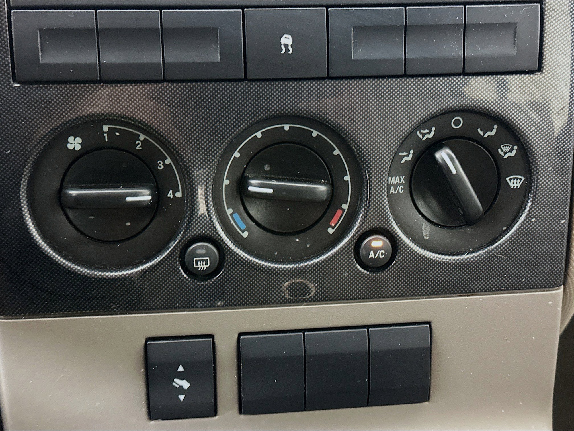 Used 2006 Ford Explorer XLT RWD image 21