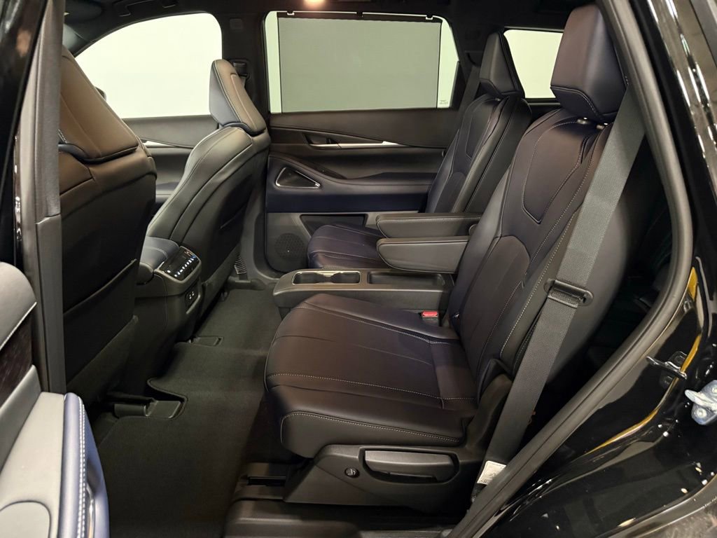 Used 2026 INFINITI QX60 Sport image 17