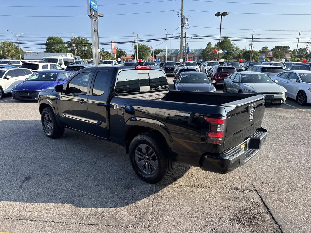 Used 2025 Nissan Frontier SV RWD image 6