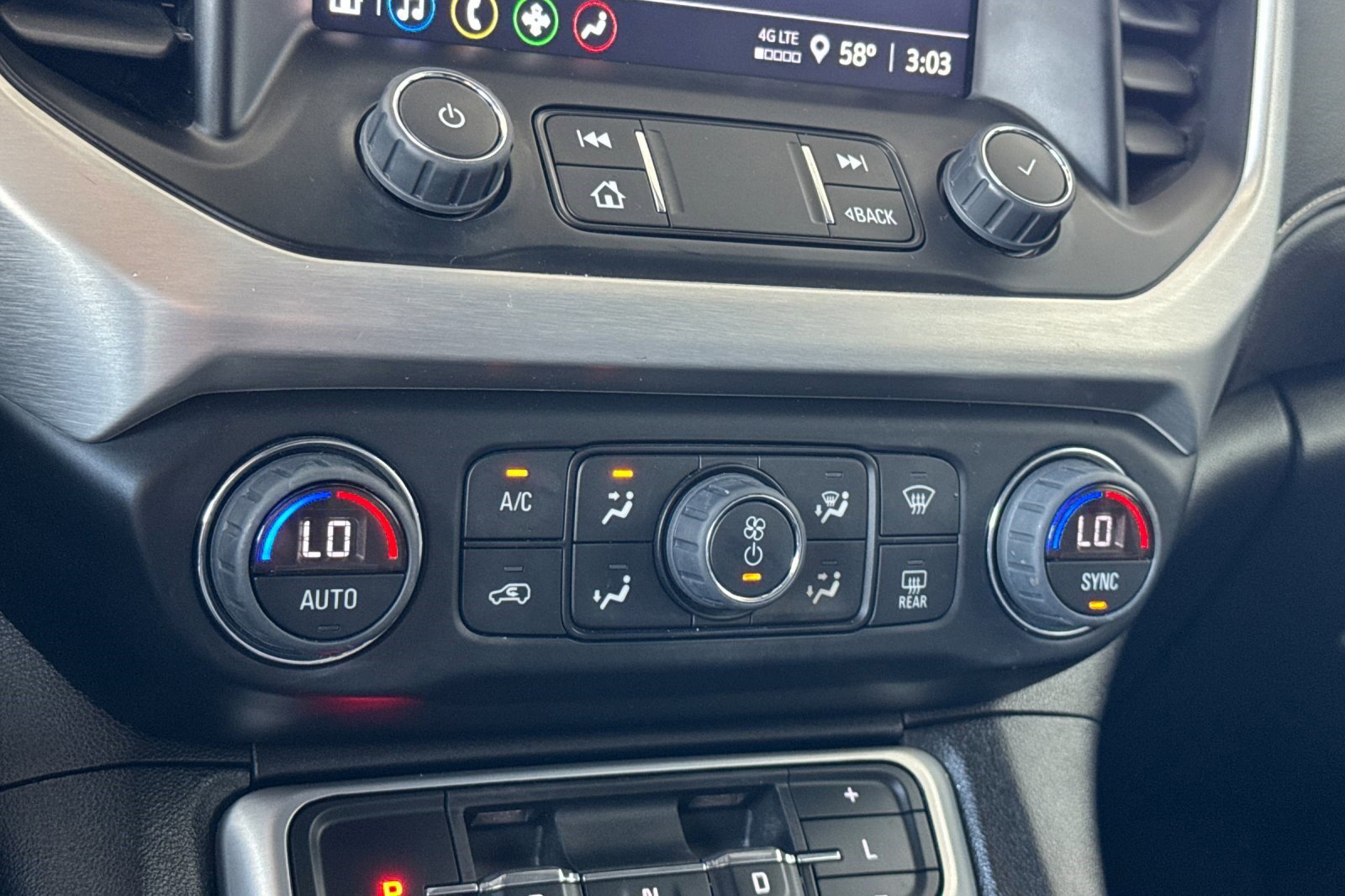 Used 2022 GMC Acadia SLE w/ Driver Convenience Package image 21