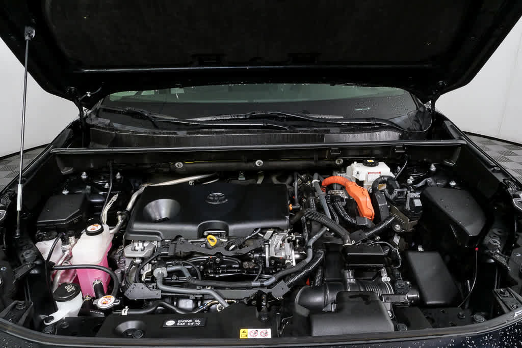 Used 2021 Toyota RAV4 XLE w/ Convenience Package image 32