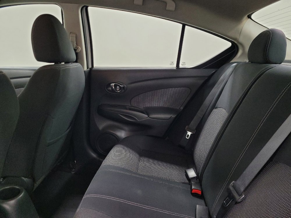 Used 2016 Nissan Versa SV w/ SV Appearance Package FWD image 18