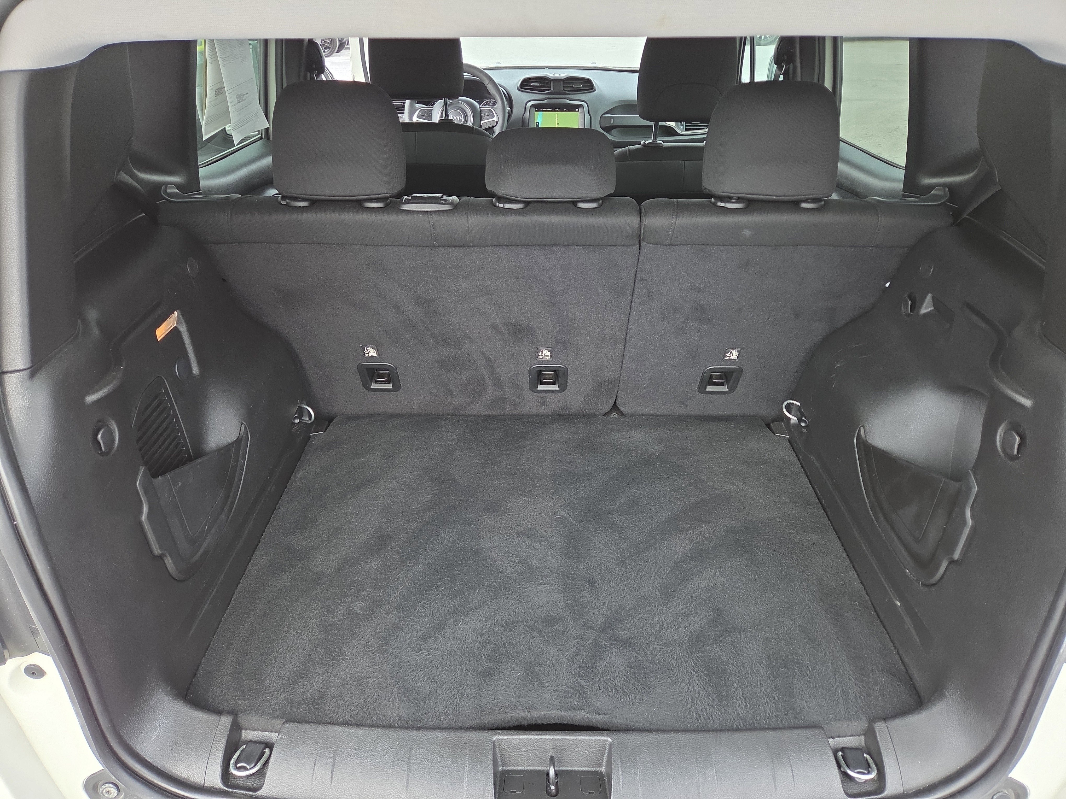 Certified 2023 Jeep Renegade Latitude AWD/4WD image 33