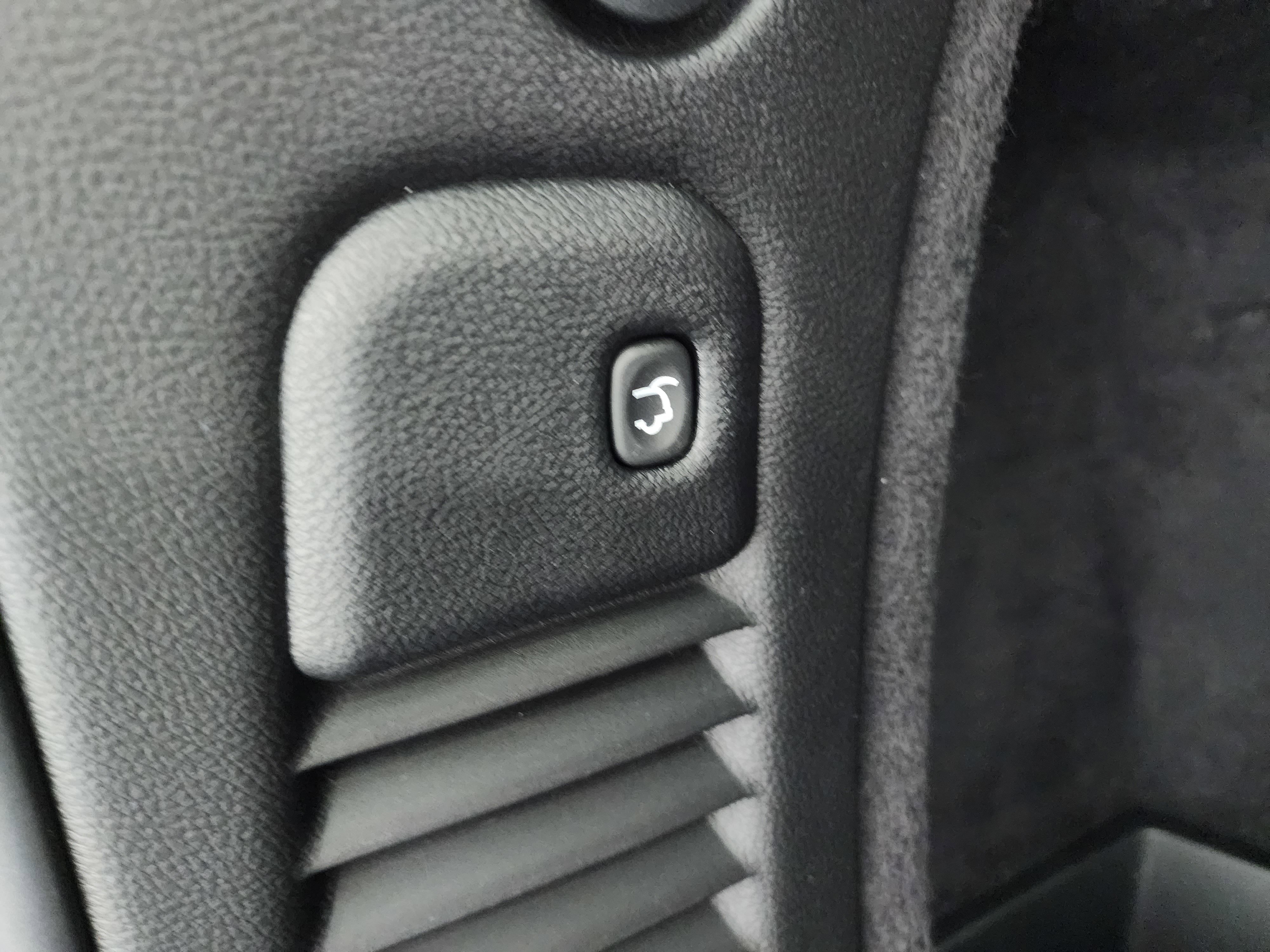 Used 2024 Dodge Durango GT image 28