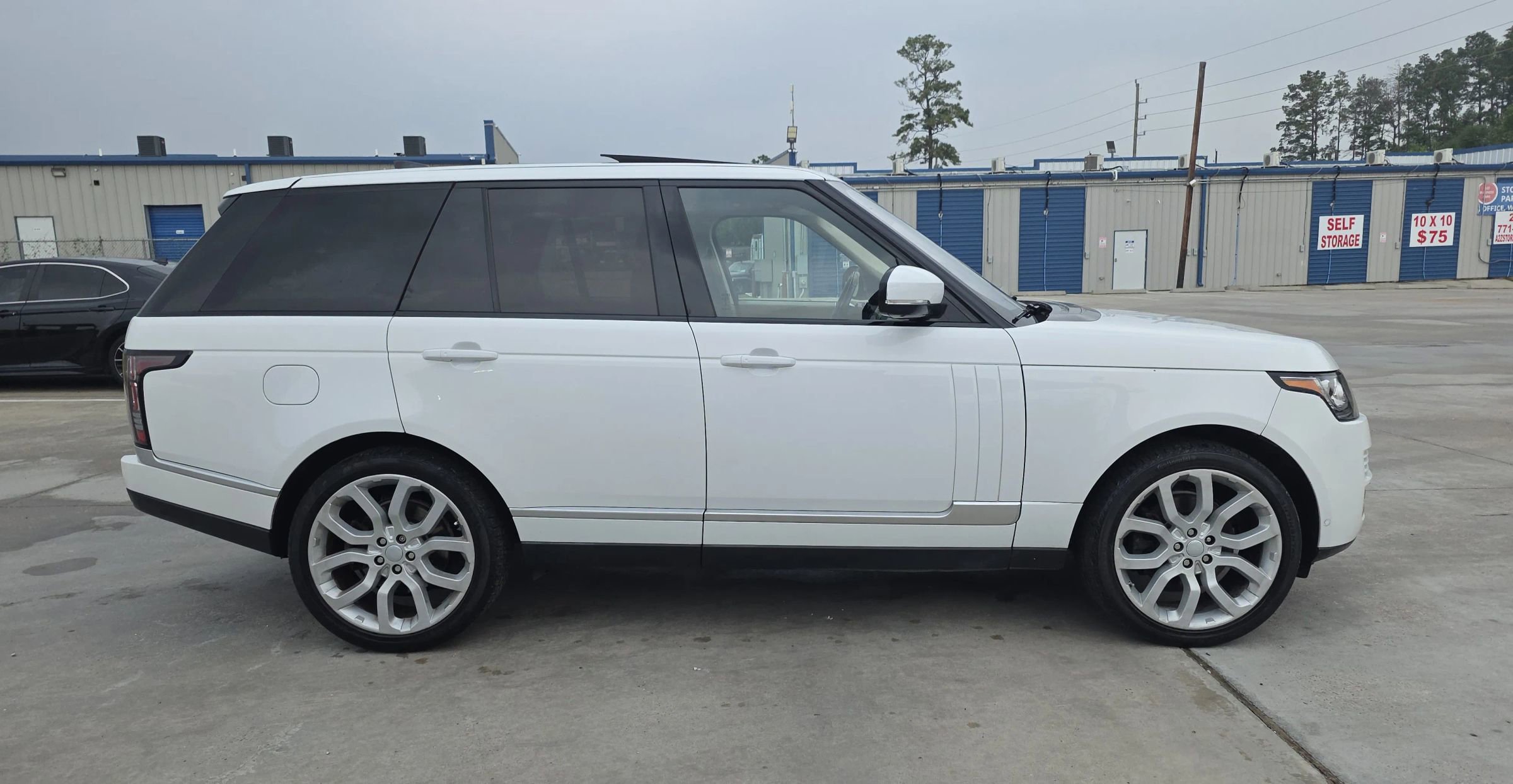 Used 2017 Land Rover Range Rover HSE AWD/4WD image 9