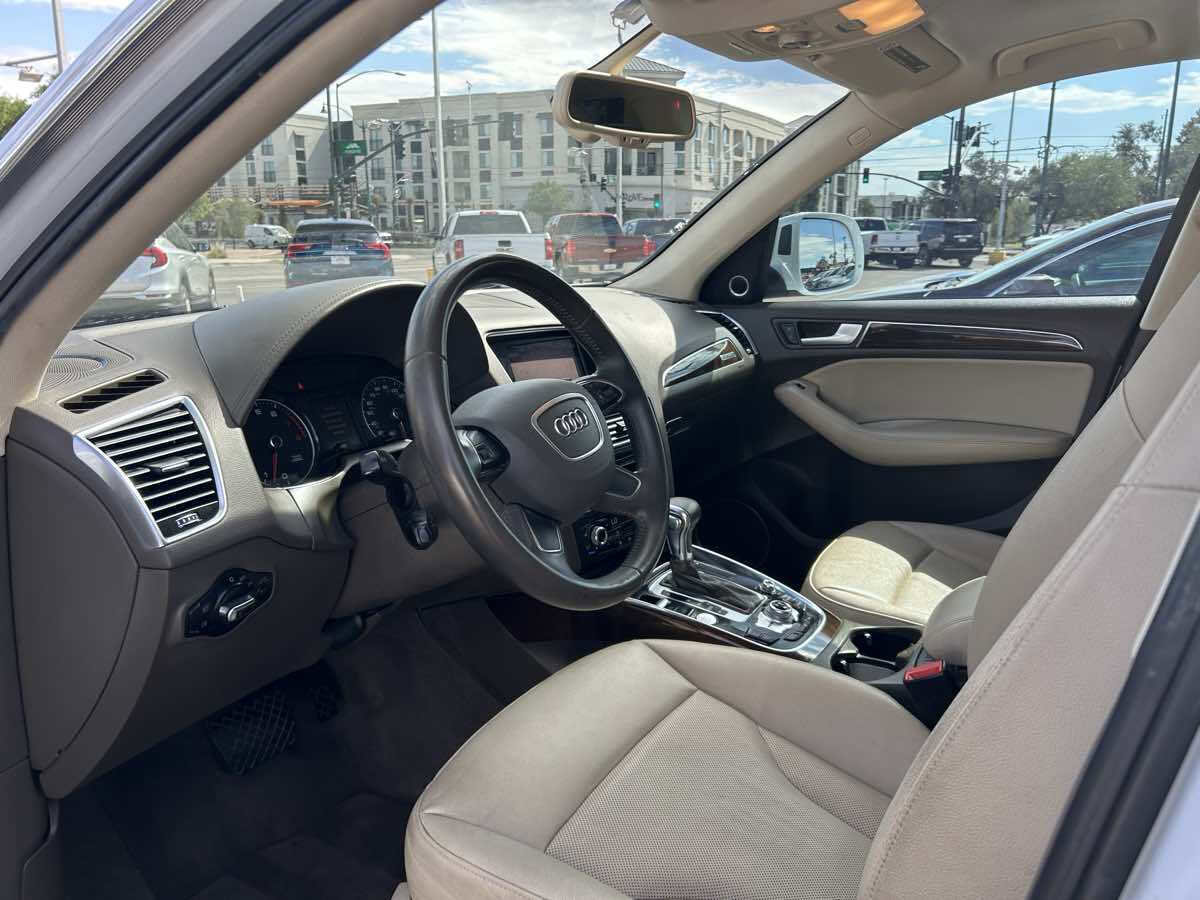Used 2013 Audi Q5 3.0T Prestige image 10