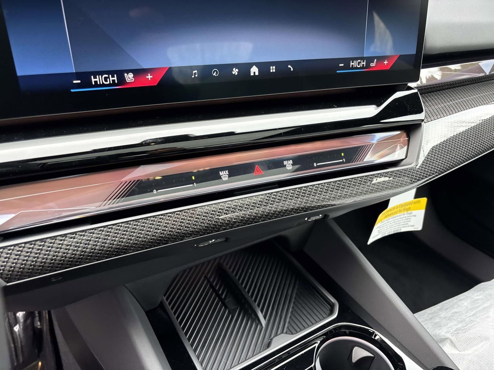 New 2026 BMW 550e xDrive image 17