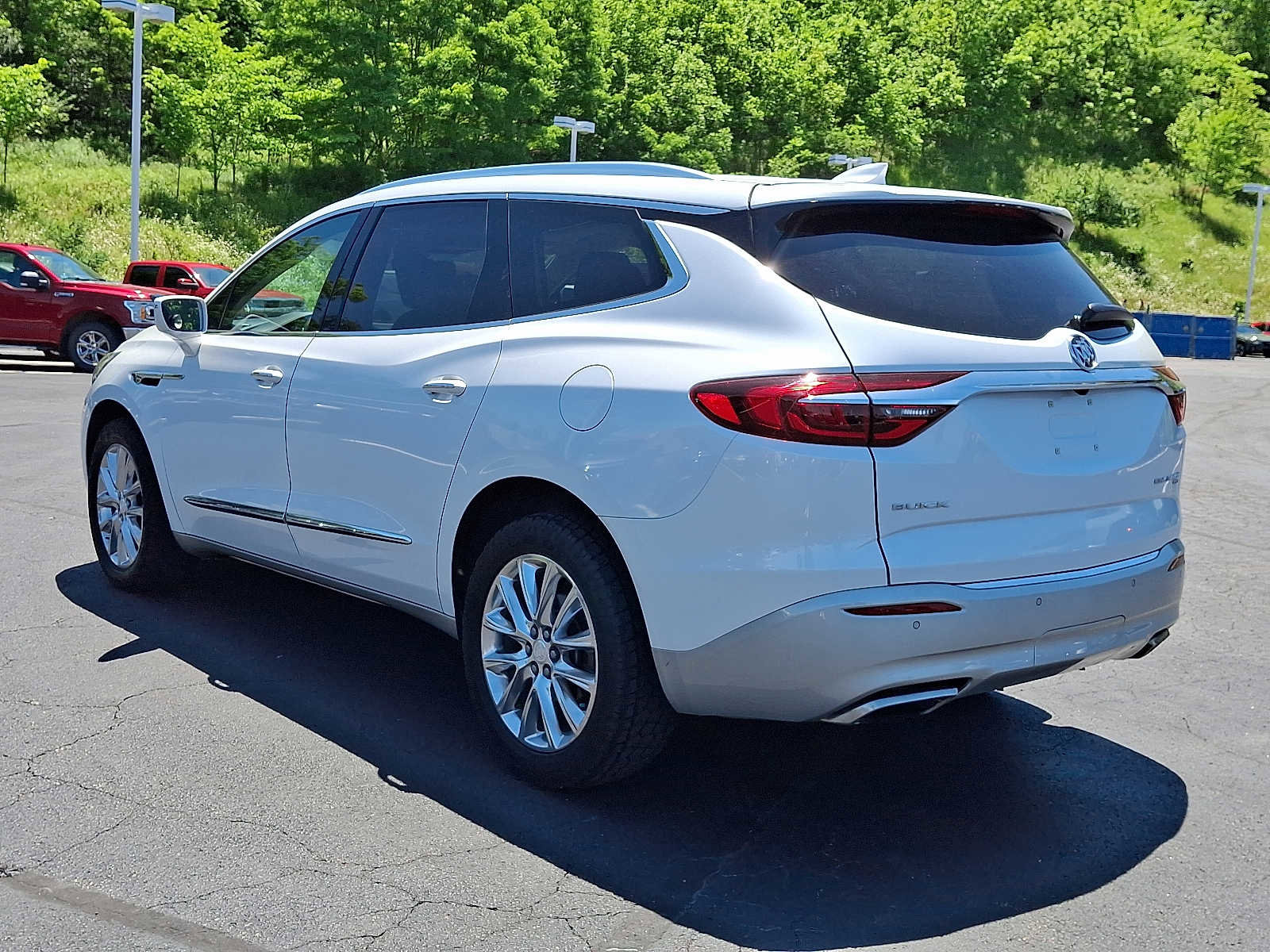 Used 2018 Buick Enclave Premium w/ Trailering Package AWD/4WD image 4