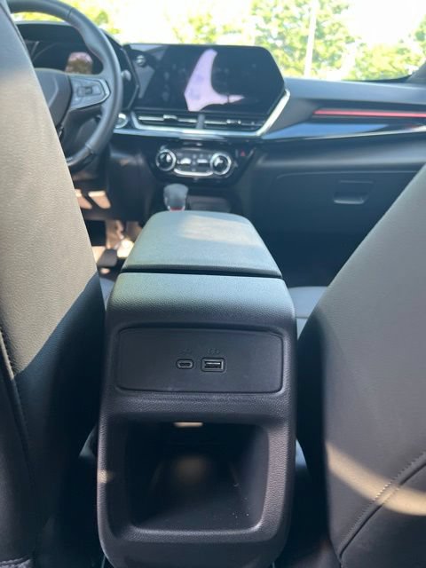 Used 2024 Chevrolet Trax RS w/ Sunroof Package FWD image 10