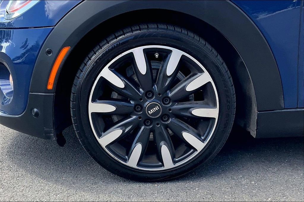 Used 2018 MINI Cooper 4-Door Hardtop image 8