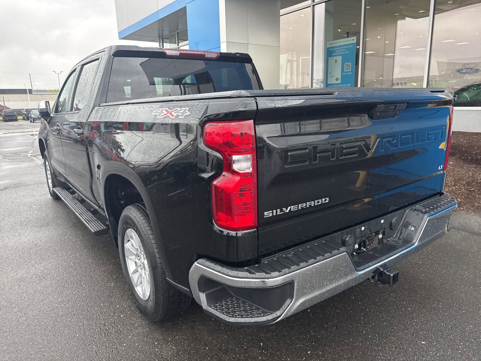 Used 2021 Chevrolet Silverado 1500 LT AWD/4WD image 8