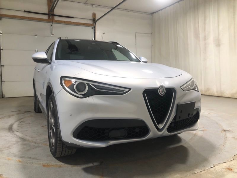 Used 2022 Alfa Romeo Stelvio Ti w/ Active Assist Plus Package image 33