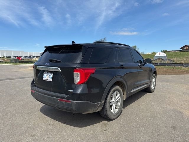 Used 2020 Ford Explorer XLT image 3
