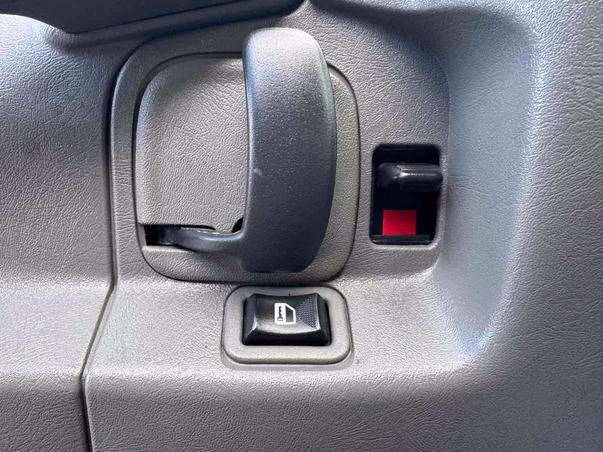 Used 2014 Chevrolet Express 1500 RWD image 21