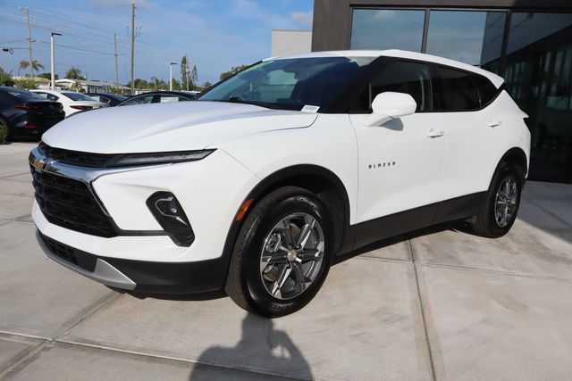 Used 2025 Chevrolet Blazer LT AWD/4WD image 8