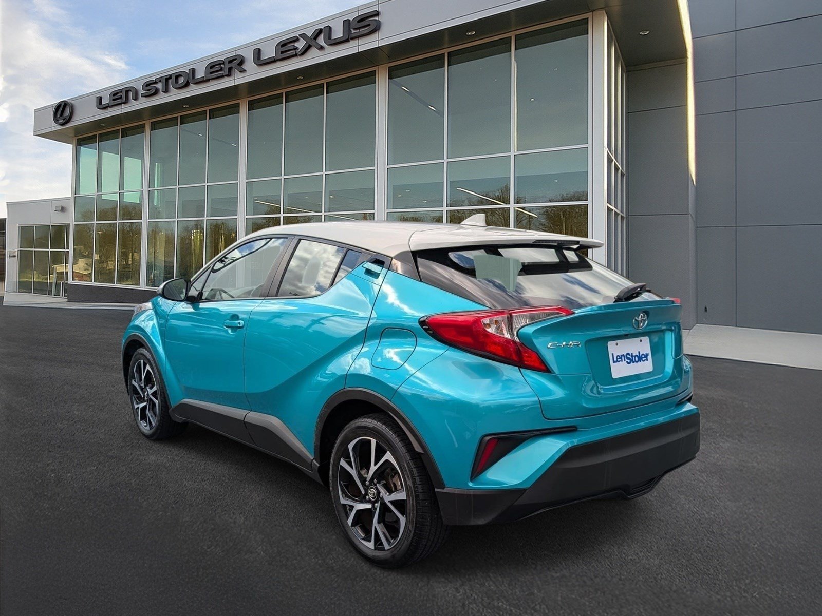 Used 2018 Toyota C-HR XLE FWD image 5