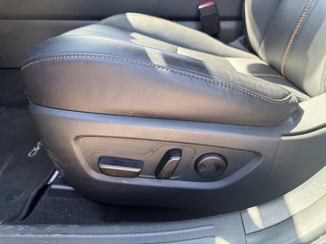 Used 2025 MAZDA CX-50 AWD 2.5 S w/ Premium Plus Pkg image 16