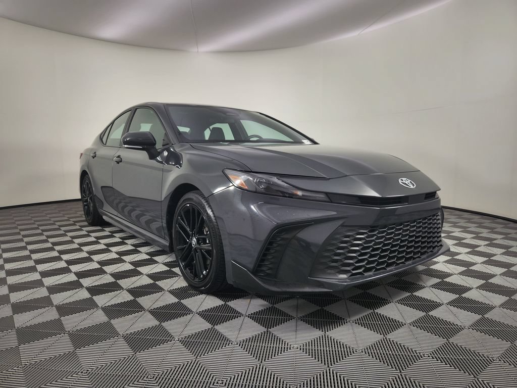 Used 2025 Toyota Camry SE FWD image 7