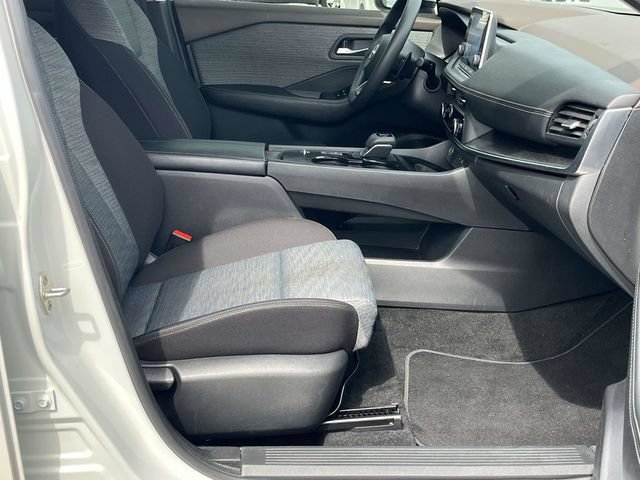 Used 2023 Nissan Rogue SV FWD image 23