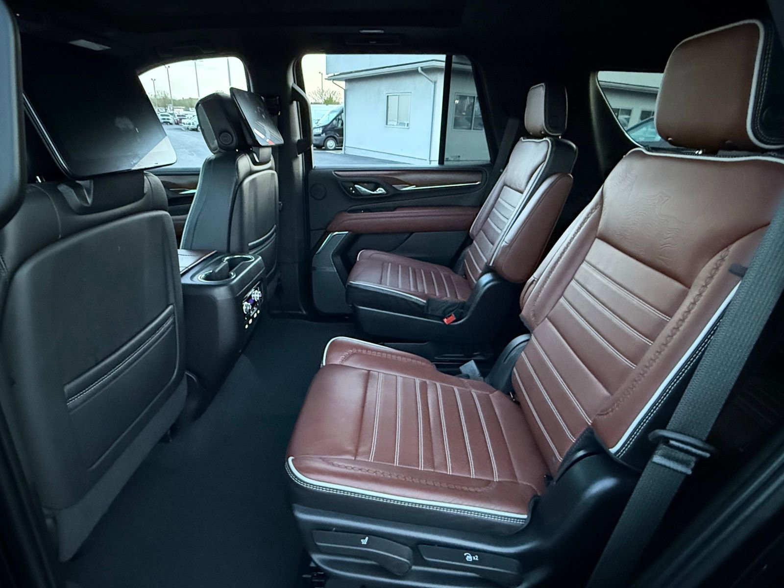 Used 2023 GMC Yukon Denali Ultimate AWD/4WD image 14